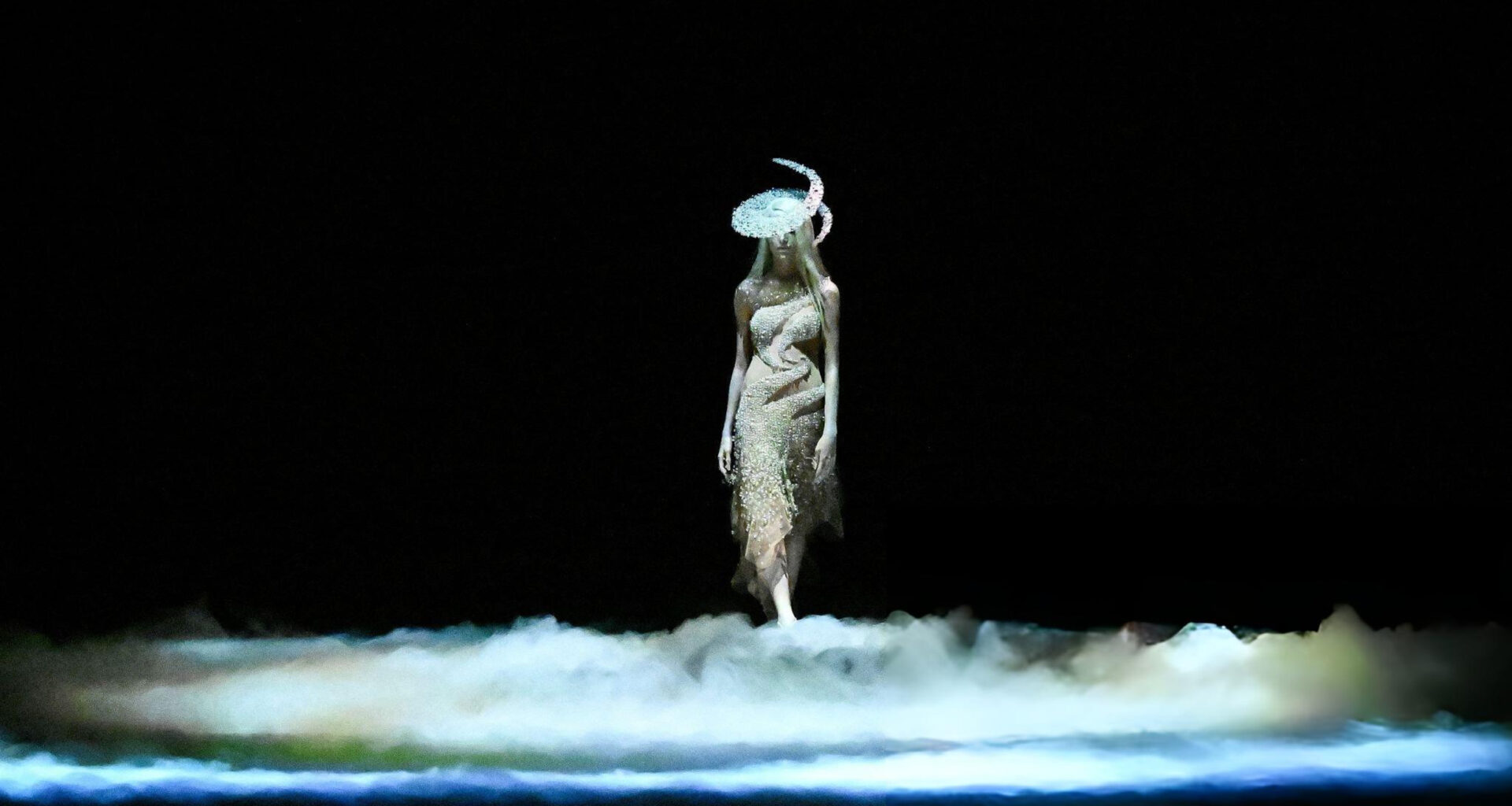 Iris van Herpen Haute Couture Fall/Winter 2026/2027 runway show at Paris Fashion Week